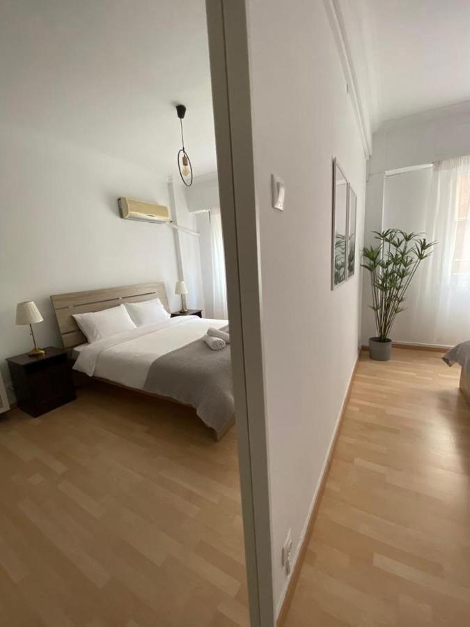 Lovely Apartment In The Heart Of Atena Exterior foto