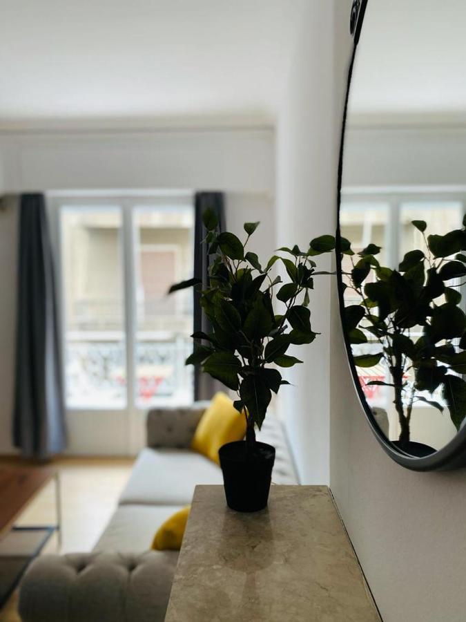 Lovely Apartment In The Heart Of Atena Exterior foto