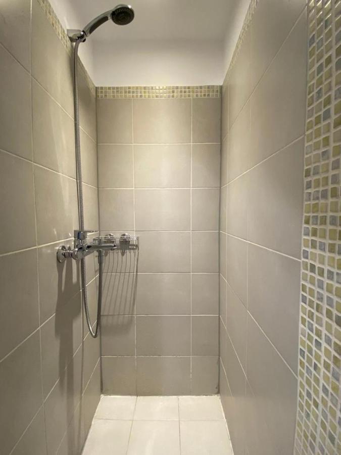 Lovely Apartment In The Heart Of Atena Exterior foto